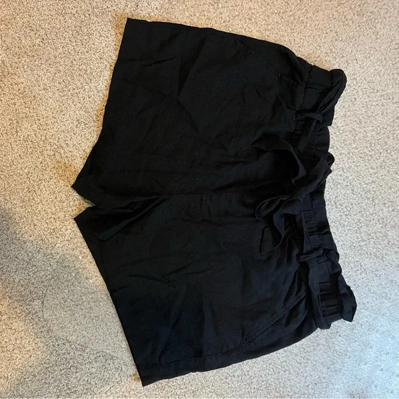 Old Navy Black High Waist Paper Bag Shorts - Picture 1 of 7